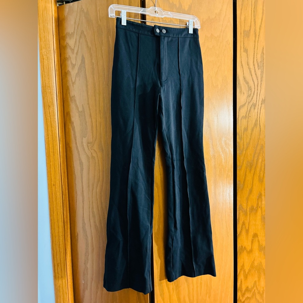 Abercrombie women’s kick flare yoga pants